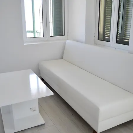 Malvazios Faragnanti #1 Apartamento *