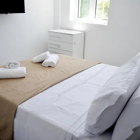 Malvazios Faragnanti #1 Apartamento *